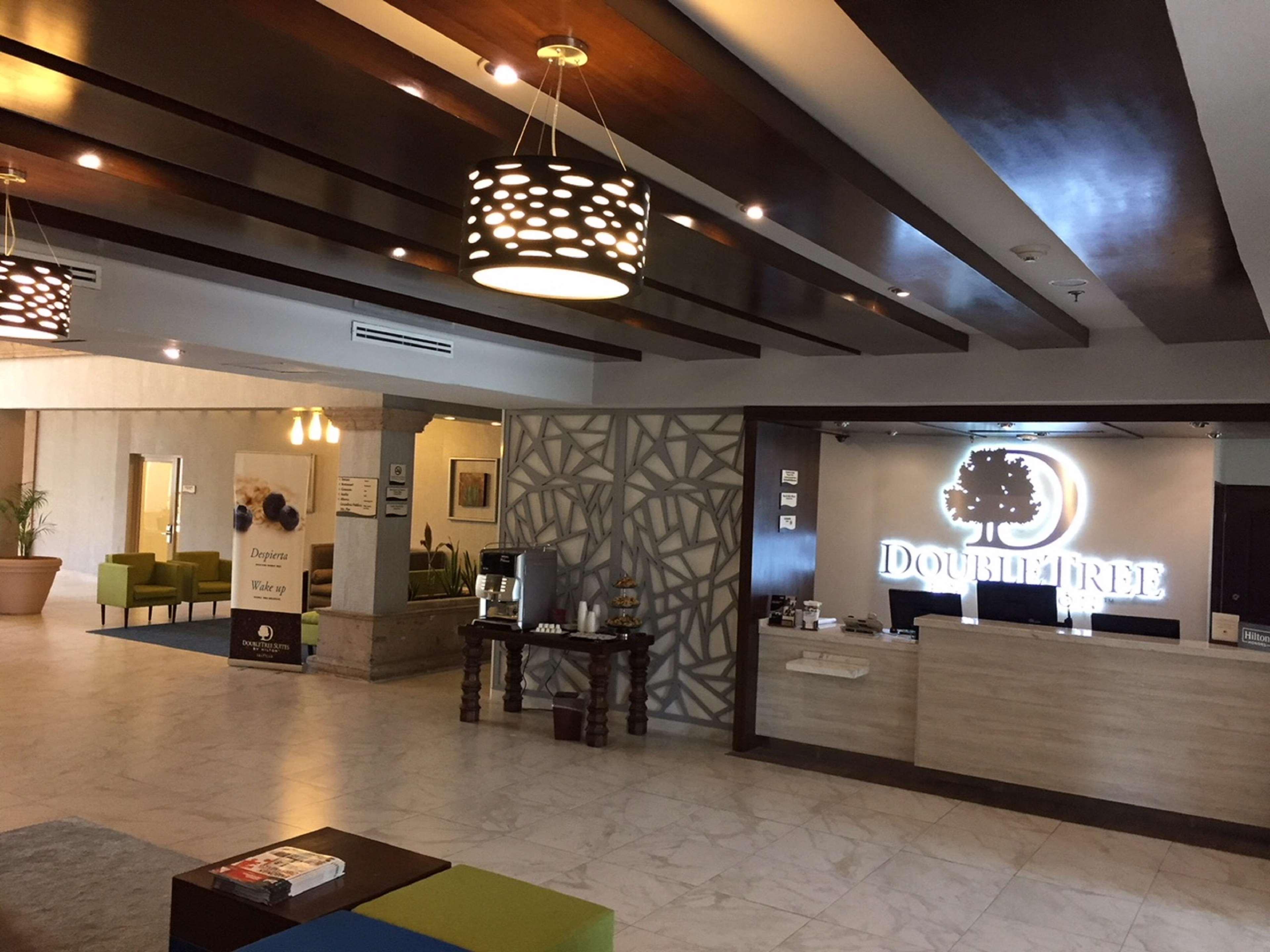 Doubletree Suites By Hilton Saltillo Exteriör bild